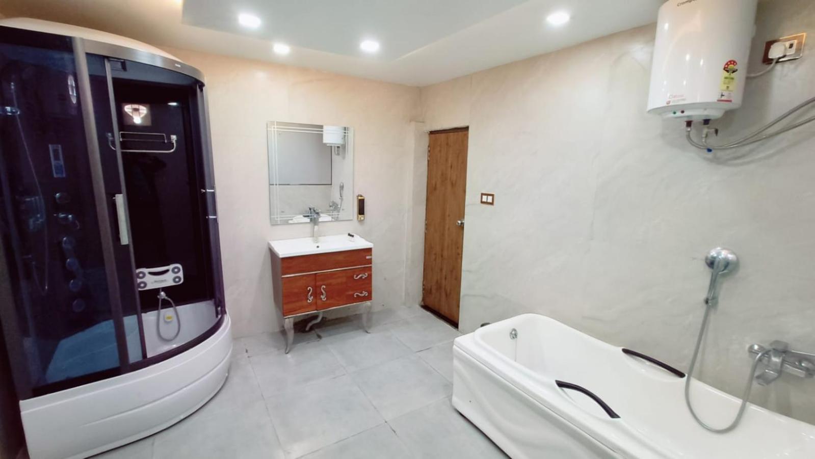 V Square Airport Hotel Lucknow Exterior photo